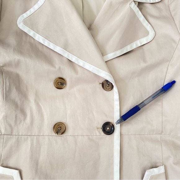 Banana Republic Women’s Off-white Trench Coat - Picture 10 of 10